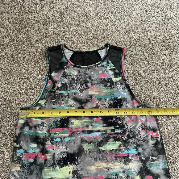 Lululemon Sculpt cropped gray & multicolor pattern tank top - Picture 9 of 10
